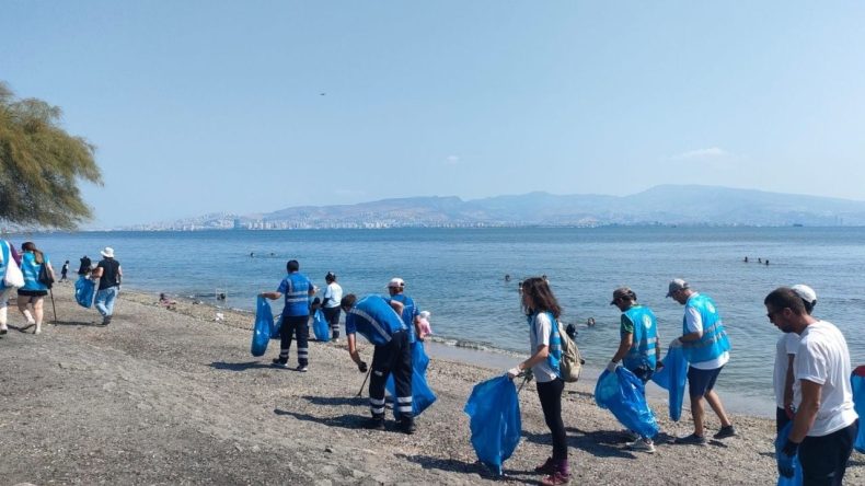 İzmirli Gönüllüler Balçova’da Bir Araya Geldi