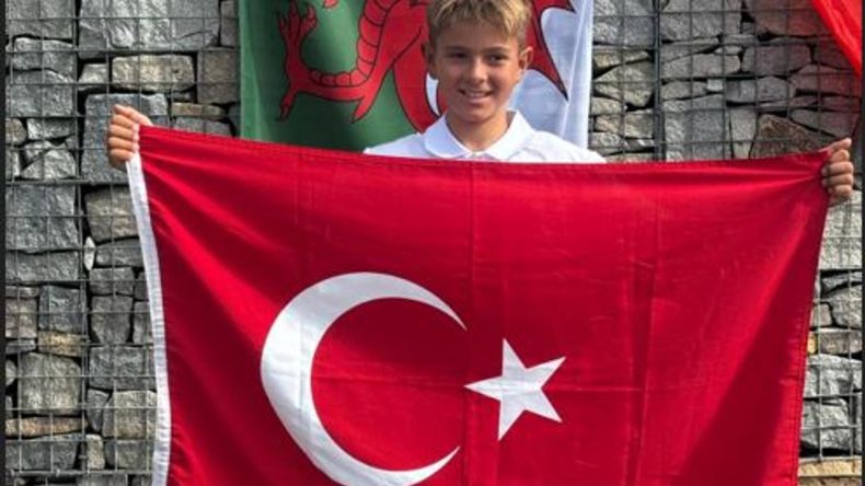 İzmirli Tuna Tekin’den Tarihi Başarı