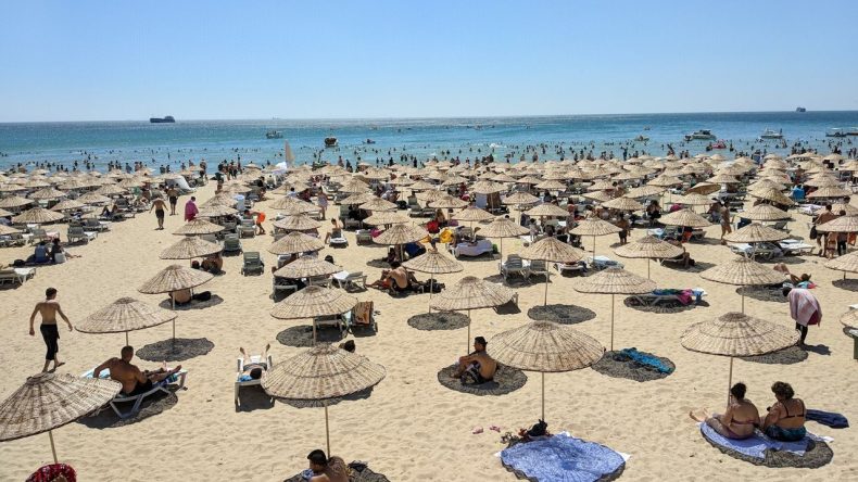 İzmirliler anlattı: Bizim için tatil artık hayal!