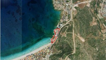 İzmir&rsquo;in tatil cennetinde yer alıyor: Bakanlık&rsquo;tan denize sıfır otele onay!