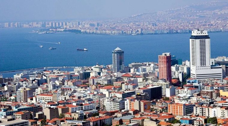 İzmir’de Endişe Verici Durum: 2 Milyon Kişi Riskli Binalarda Yaşıyor