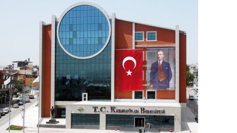 İzmir’de Pazarcı Esnafının Katı Atık Bedeli Tepkisine Belediye Yanıt Verdi