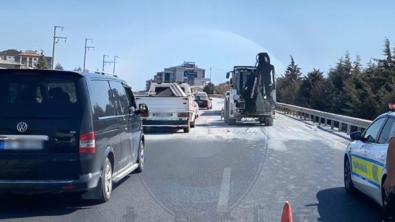 İzmir’de Trafik Kazası: Güzelbahçe'den Seferihisar İstikametine Dönüş Trafiği Etkiledi