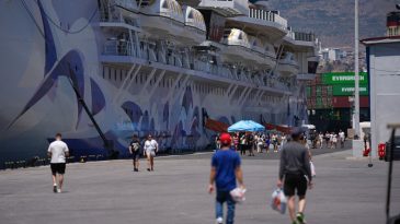 İzmir&rsquo;de Turist Sayısında Dikkat &Ccedil;eken Azalma