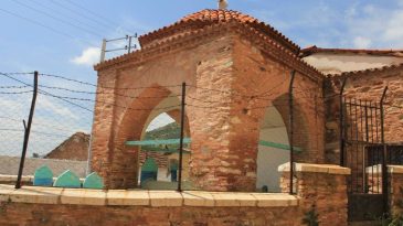 İzmir&rsquo;de Vefat Eden &Ccedil;ocukların Koruyucusu: Cinli Mescit&rsquo;in 495 Yıllık Ge&ccedil;mişi