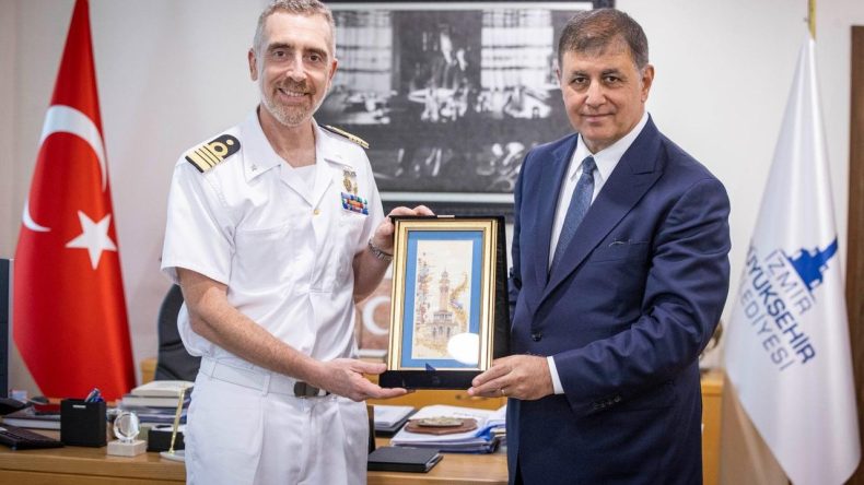 İzmir’e İlk Ziyaret: Başkan Tugay, İtalyan Donanması ITS Trieste’nin Komutanını Ağırladı