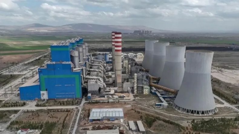 İzmir’i Zehirleyen Santral 2014 Yılından Beri Ruhsatsız Çalışıyor: Çevrecilerden Sert Tepki