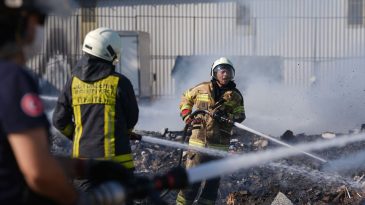 Ka&ccedil;ak Atık D&ouml;k&uuml;m&uuml;: İzmir'de Yangın Korkusu!