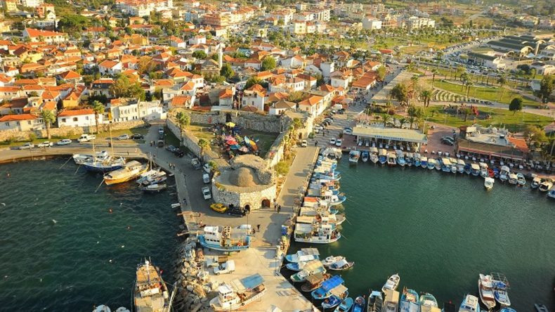 Kanuni’den Günümüze: İçinde Yaşamın Sürdüğü Nadir Tarihi Kale Sığacık
