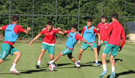 Karşıyaka Yeni Sezona Hazır: İzmir Ekibi Kadro Kalitesiyle Dikkat Çekiyor!