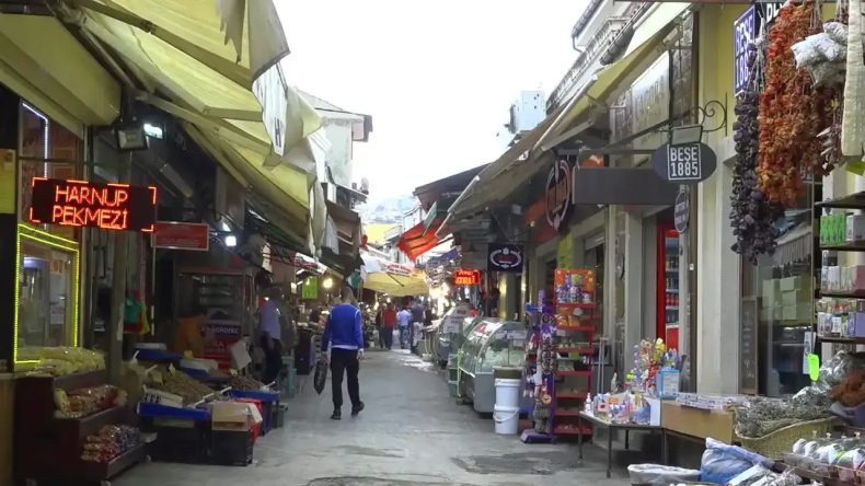 Keşfetmeniz Gereken Bir Yer: İzmir'in Ünlü Sokaklarından Biri