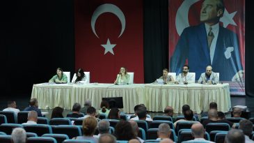 Konak Belediyesi Temizlik Filosunu G&uuml;&ccedil;lendirecek: 19 Ara&ccedil; Kiralanacak