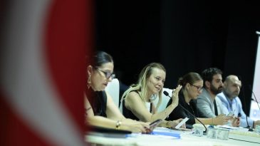 Konak Meclisinde Yoğun G&uuml;ndem: K&uuml;&ccedil;&uuml;k Esnafa Y&ouml;nelik D&uuml;zenlemeler Yapılması Planlanıyor