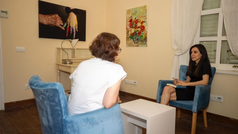 Konak'ta Ücretsiz Psikolojik Destek: Deneyimli Uzmanlar Vatandaşlara Yardımcı Oluyor