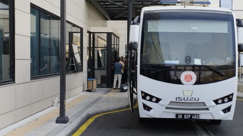 Murat Çalık Yeniden Buca Cezaevi'ne Sevk Edildi: Annesi Fenalık Geçirdi