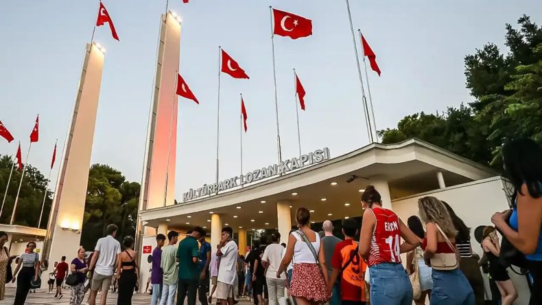 Özgür Özel İzmir Enternasyonal Fuarı’na katılacak mı? Cemil Tugay yanıtladı