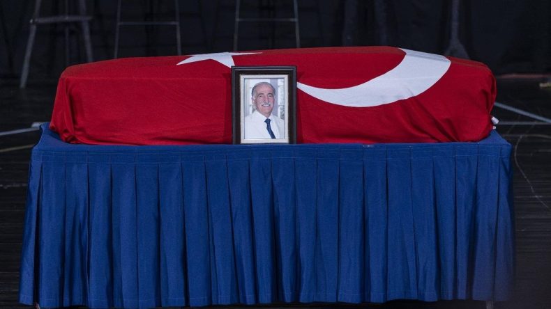 Prof. Dr. Emin Alıcı Son Yolculuğuna Uğurlandı