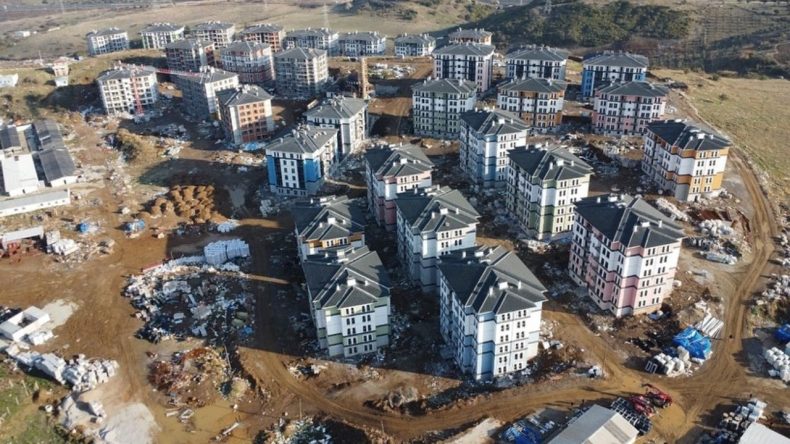 TOKİ Mağduriyeti Aliağa’da Yaşanıyor: Ev Fiyatları Sürekli Artıyor!