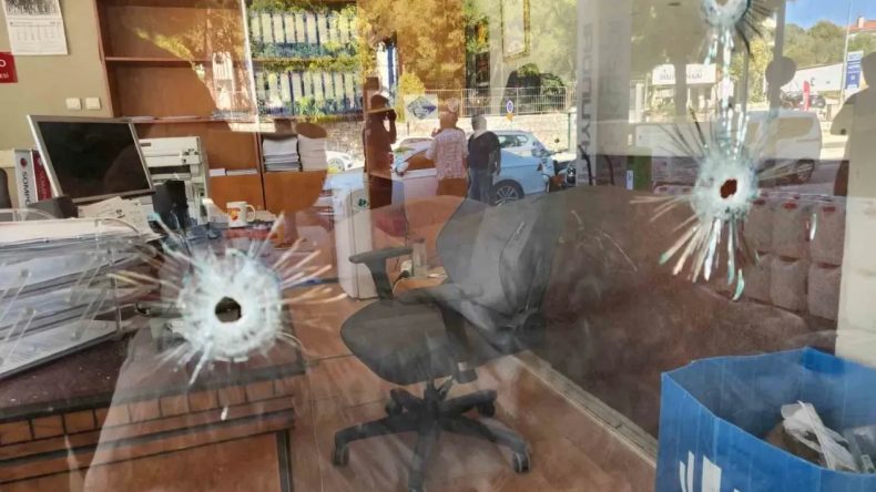 Urla’da CHP İlçe Başkan Adayına Yönelik Silahlı Saldırı: 3 Kişi Gözaltında!