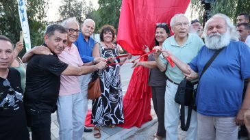 Usta sanat&ccedil;ı İzmir'de onurlandırıldı: İsmi o sokağa veriliyor!