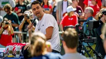 ABD'de Saldırı: Trump'ın Destekçisi Charlie Kirk Hedef Alındı