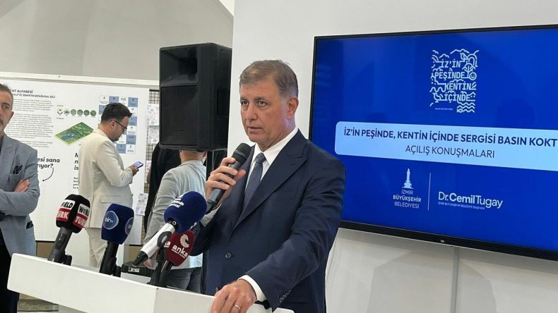Başkan Tugay İZPA Sergisinde Konuştu: Eleştirinin Ötesine Geçin