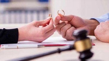 Boşanan Kadınlar İ&ccedil;in 300 G&uuml;n Yasağı Kaldı mı? AYM'den &Ouml;nemli Karar