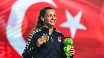 Buse Naz Çakıroğlu, Yarı Finalde!
