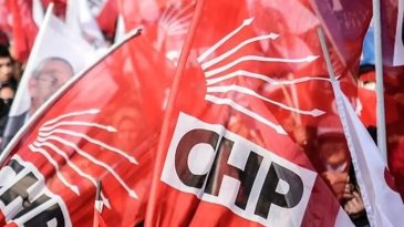 CHP İzmir&rsquo;de Salı Mesaisi: Dikkat &Ccedil;eken İsimler Listelerde