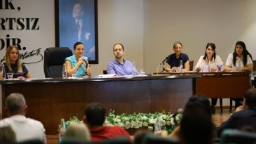 Efes Sel&ccedil;uk&rsquo;ta Değişim R&uuml;zgarı: Başkan Sengel Sabır &Ccedil;ağrısı Yaptı