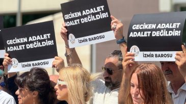 İzmir Barosu, Adalet İ&ccedil;in Sokağa &Ccedil;ıktı: "Adalet Sağır, Dilsiz ve M&uuml;dahaleye A&ccedil;ık!"