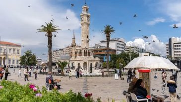 İzmir B&uuml;y&uuml;kşehir'den Hayati Adım: Kamusal Alanlara Vatandaşların Kullanabileceği Otomatik Elektroşok Cihazları Konulacak