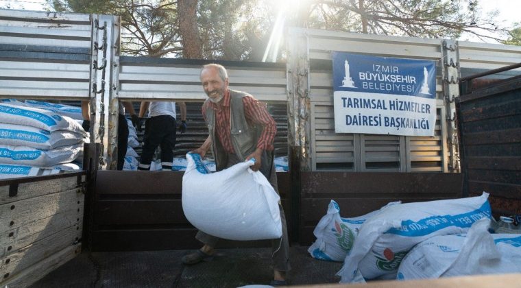 İzmir Büyükşehir'den tarımsal üretime destek: Yangından zarar gören üreticilere yardım el uzatılıyor