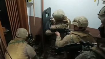İzmir de dahil 29 ilde dolandırıcılık operasyonu: 89 ş&uuml;pheliden 64&rsquo;&uuml; tutuklandı