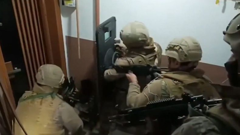 İzmir de dahil 29 ilde dolandırıcılık operasyonu: 89 şüpheliden 64’ü tutuklandı