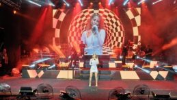 İzmir Fuarı'nda Derya Uluğ Rüzgarı
