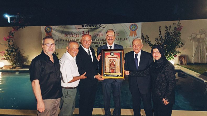 İzmir HALIMDER Başkanı Abdullah Naci Ölçen'e Ödül