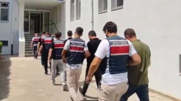 İzmir'in de Arasında Bulunduğu 17 İlde Dolandırıcılık Operasyonu: 34 G&ouml;zaltı