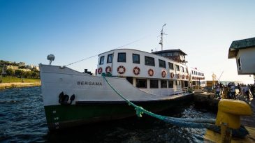 İzmir'de bu vapura binen ge&ccedil;mişe gidiyor: İZDENİZ'in bu k&ouml;rfez turu ka&ccedil;maz