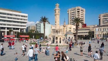 İzmir'de G&ouml;r&uuml;lmesi Gereken 10 B&uuml;y&uuml;leyici Yer