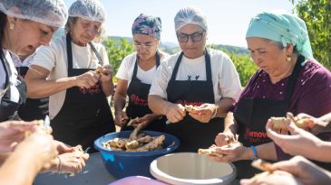 İzmir'de Re&ccedil;el Festivali Hazırlıkları Başladı: İlk Kez K&ouml;ylerde Kazanlar Kaynıyor