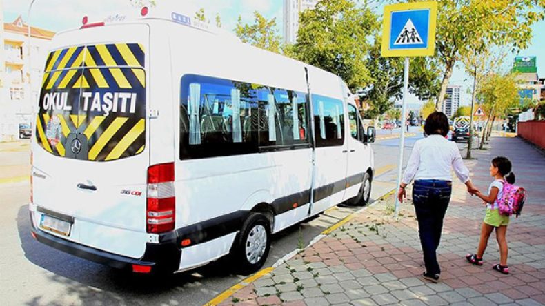 İzmir'de Velilere Büyük Kolaylık: Servis Ücretleri Hesaplama Aracı Kullanıma Sunuldu
