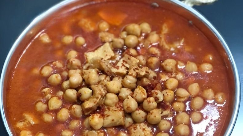 İzmir'deki Esnaf Lokantalarının Vazgeçilmezi: Tadıyla Damak Çatlatıyor!