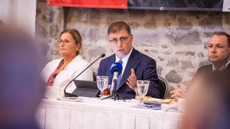İzmir’de Amatör Spor Kulüpleri Başkan Tugay ile Bir Araya Geldi