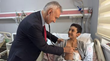 İzmir&rsquo;de nefes veren ameliyat: K&uuml;&ccedil;&uuml;k Selim 3. kalp ameliyatıyla sağlığına kavuştu