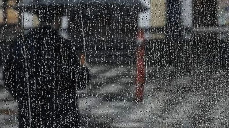 İzmir’de Sıcak Havalara Kısa Bir Ara: Yağmur Sürprizi!