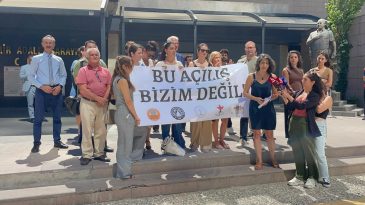 İzmir&rsquo;deki Hukuk&ccedil;ulardan Yeni Adli Yıl A&ccedil;ıklaması: Biz Kutlamıyoruz