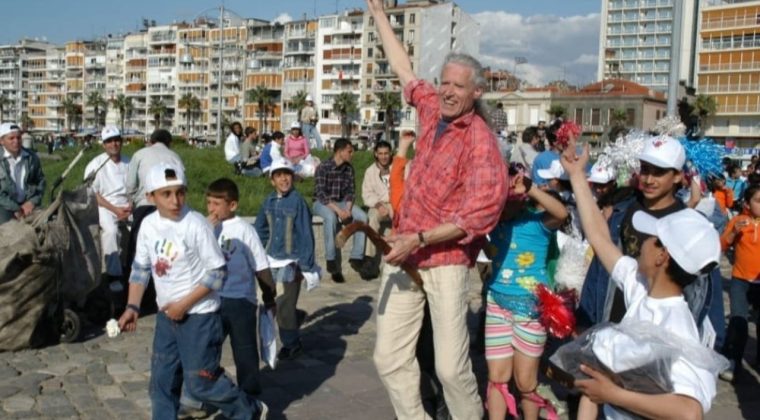 Karaburun’da Şarkılar, Şiirler ve Tiyatro ile Barış Kutlandı: Rene Kres Anıldı