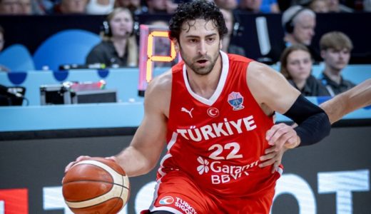 Karşıyaka'nın Gündeminde: Milli Basketbolcu Furkan Korkmaz