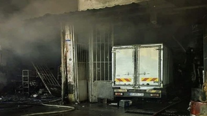 Kemalpaşa'da Korkutucu Yangın: İş Yerleri ve Ara&ccedil;lar K&uuml;l Oldu
